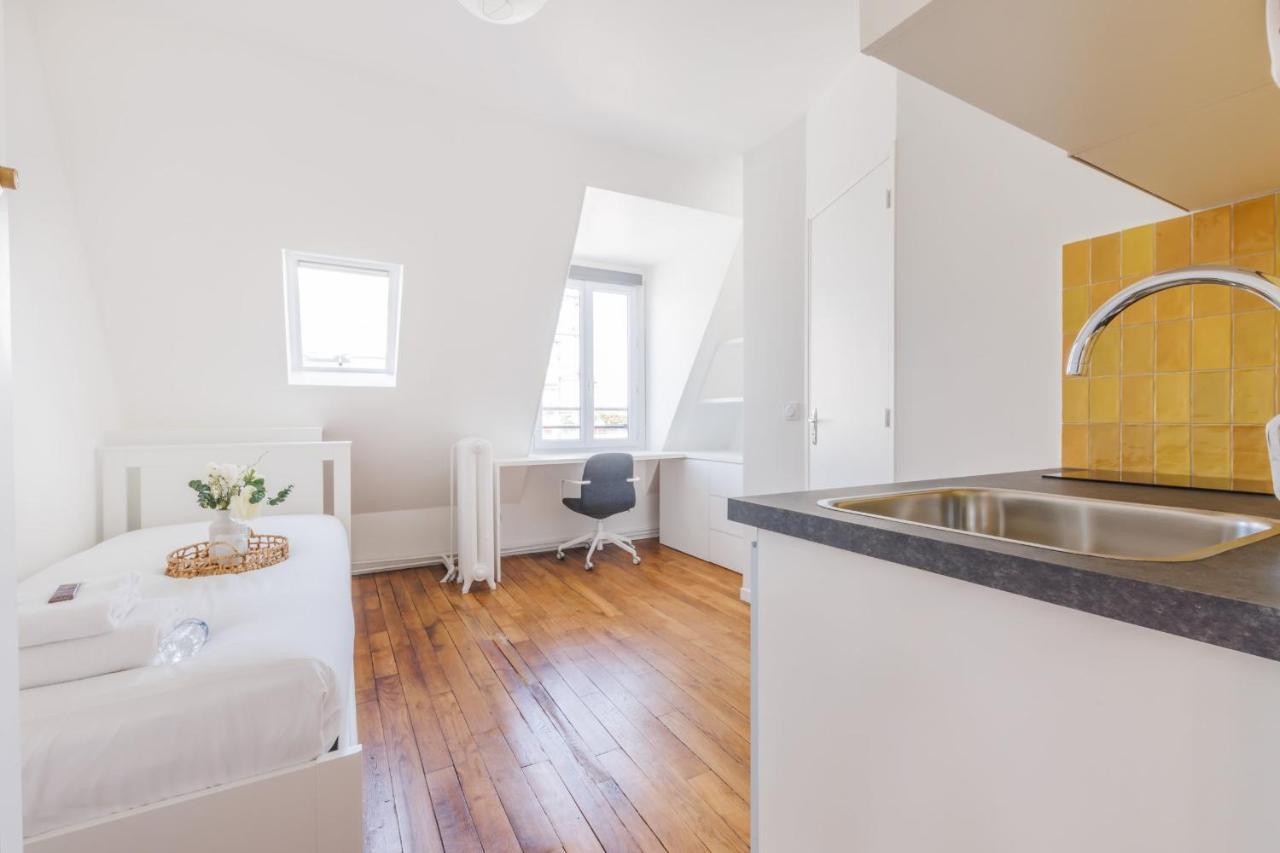 Cozy Studio Renovated Rue Bugeaud Paris